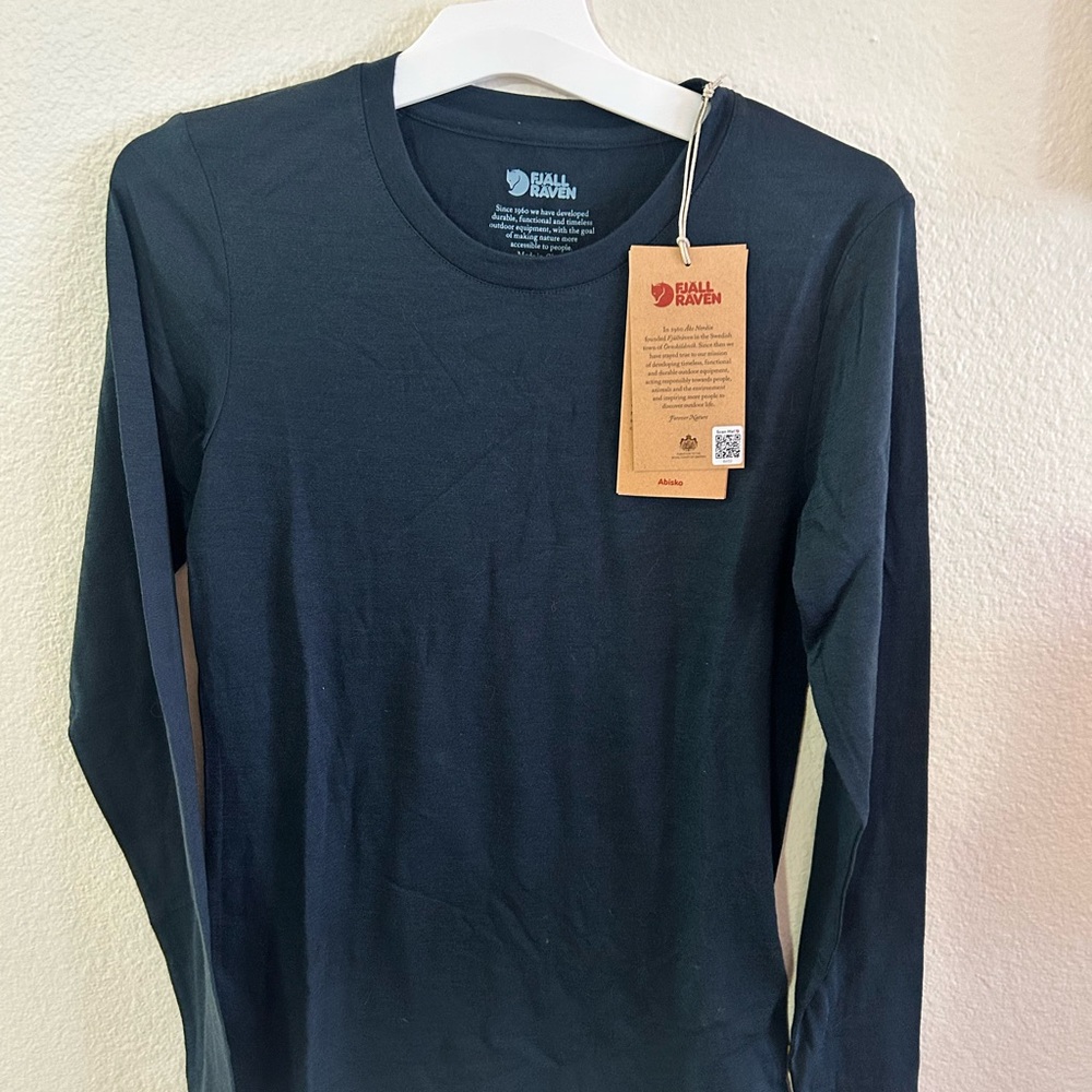 Fjallraven Women's Long-Sleeve Crew in Dark Navy
